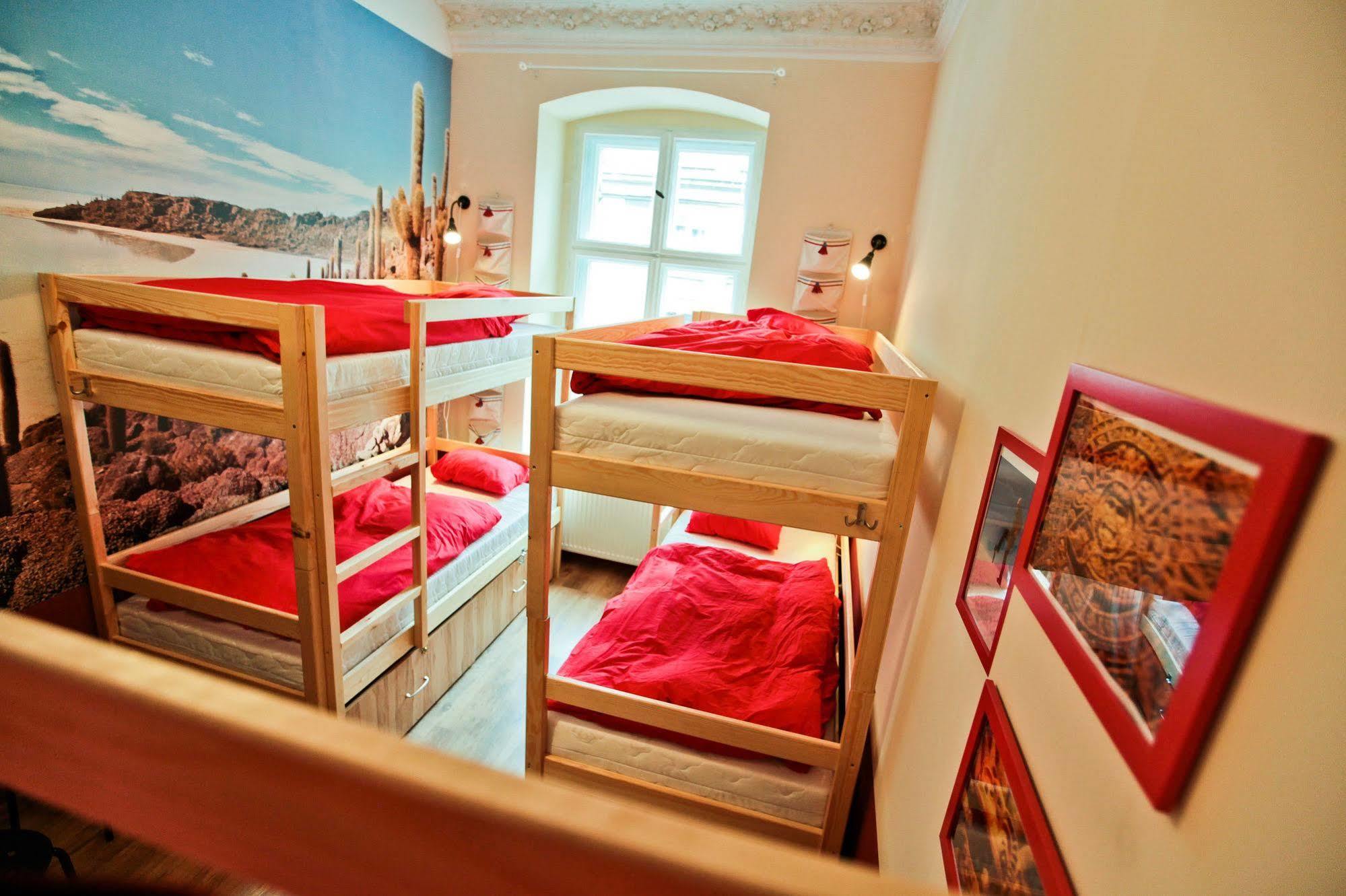 Poco Loco Hostel Poznań Eksteriør billede